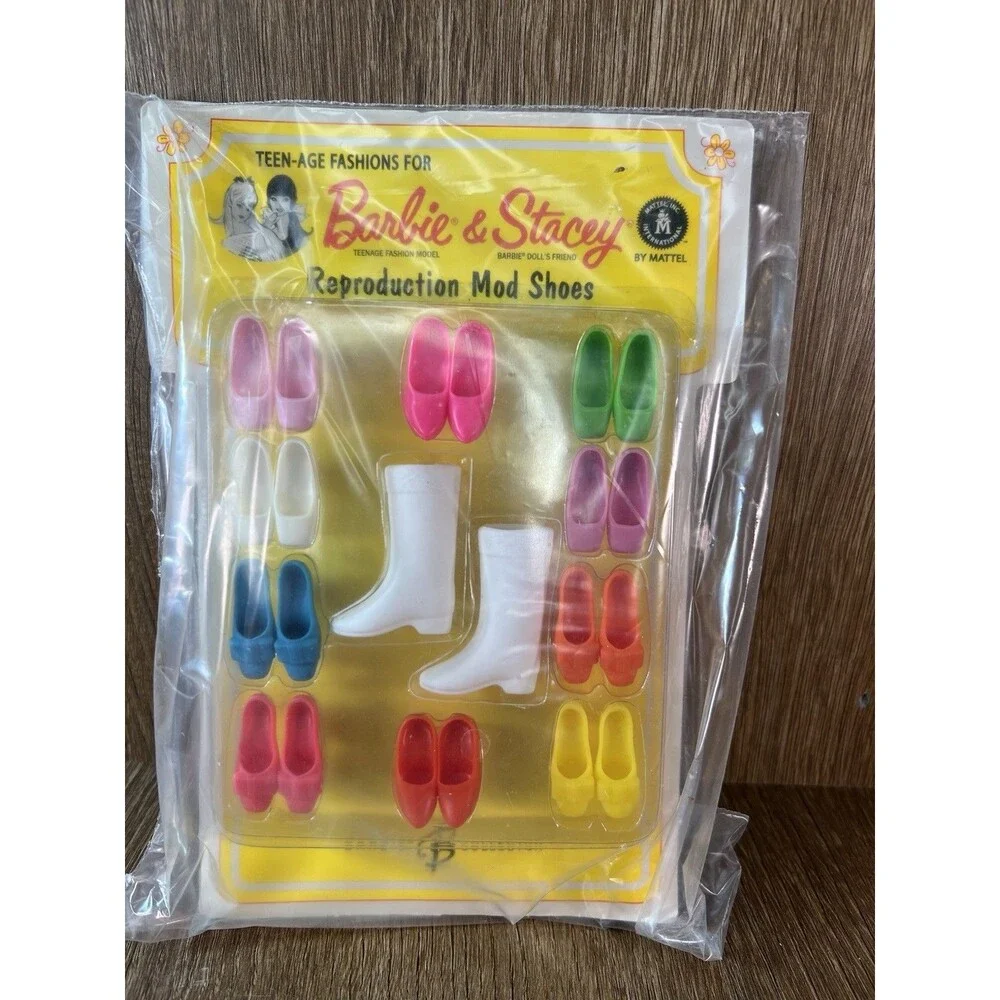 Mattel Barbie & Her Friends Teen Fashion Foot Lights Shoe‎ Pack Reproduction